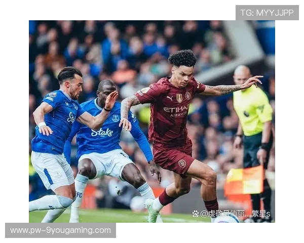 拜仁盯哈兰德式超强中锋：皇马、曼城、巴萨的梦想对决与未来巨星崛起之路